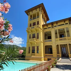 https://villa-moorings.it-tuscanyhotel.com
